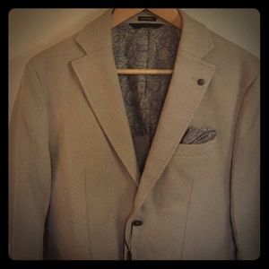 Brand new - Massimo Dutti blazer. Size 38.